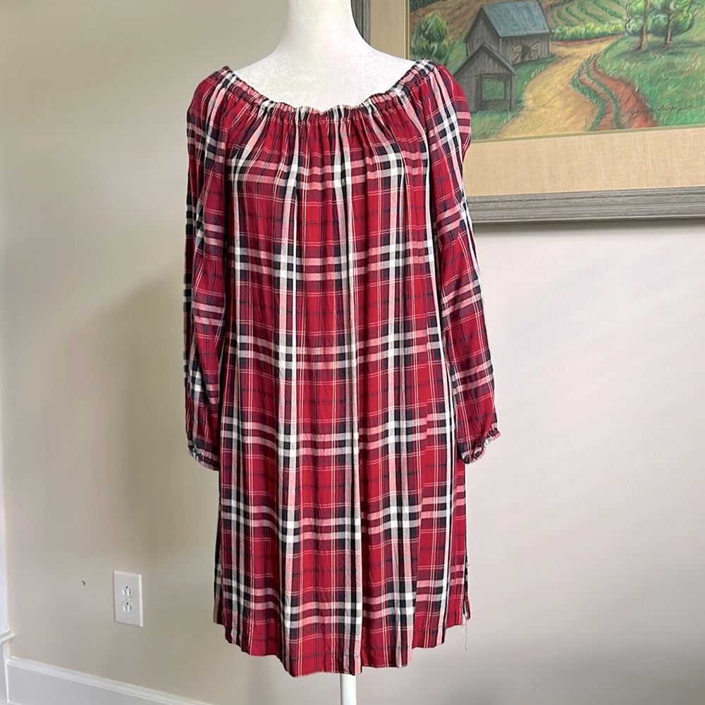 Chelsea & Theodore tunic. Darker red & deep navy plaid. Rayon. Like new. Size L